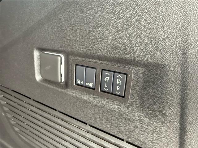 used 2025 GMC Yukon car, priced at $76,990