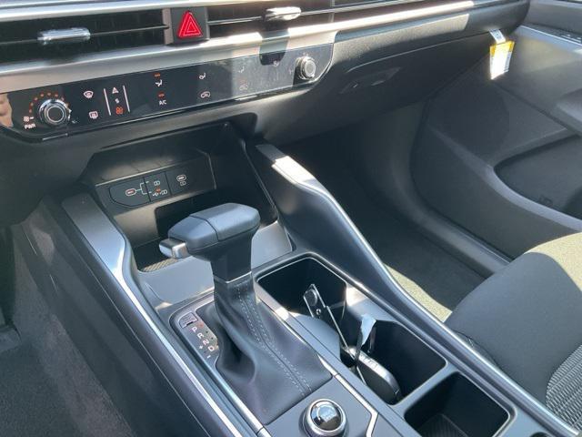 new 2025 Kia Sorento car, priced at $32,133