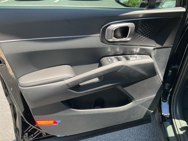 new 2025 Kia Sorento car, priced at $32,133