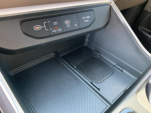 new 2026 Kia Carnival Hybrid car, priced at $43,188