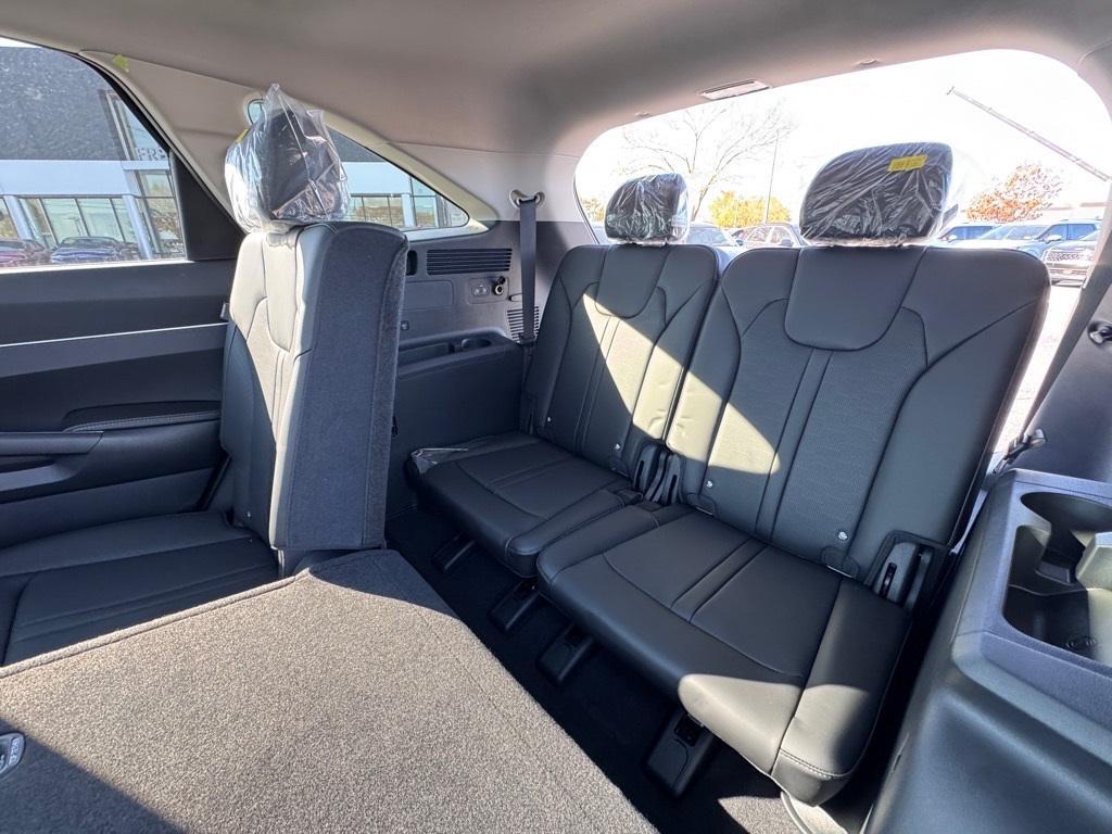 new 2026 Kia Sorento car, priced at $38,575