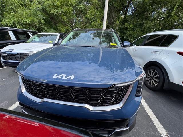 new 2025 Kia Sorento car, priced at $38,795