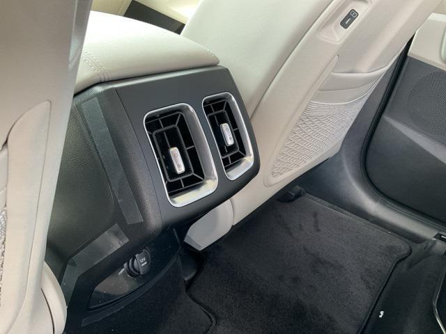 new 2025 Kia Sorento Hybrid car, priced at $40,795