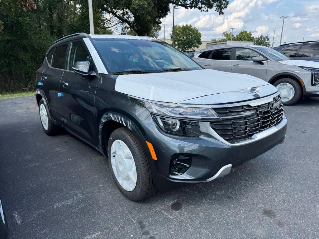 new 2026 Kia Seltos car, priced at $27,035