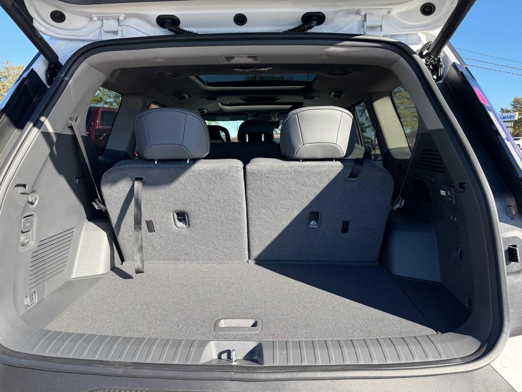 new 2026 Kia EV9 car, priced at $63,658