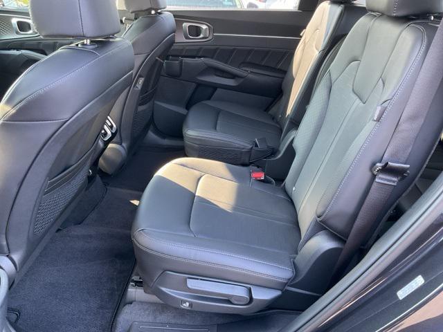 new 2025 Kia Sorento car, priced at $42,042