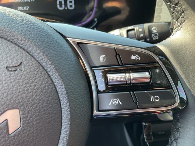 new 2025 Kia Seltos car, priced at $28,043