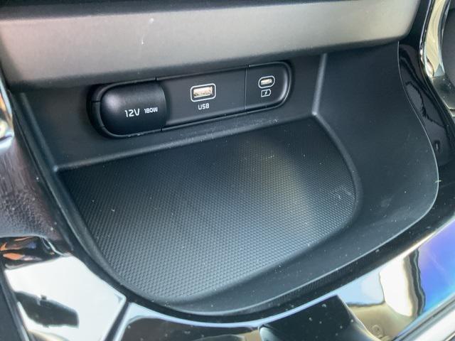 new 2025 Kia Seltos car, priced at $28,043