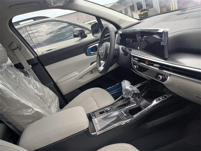 new 2025 Kia Sorento car, priced at $38,735