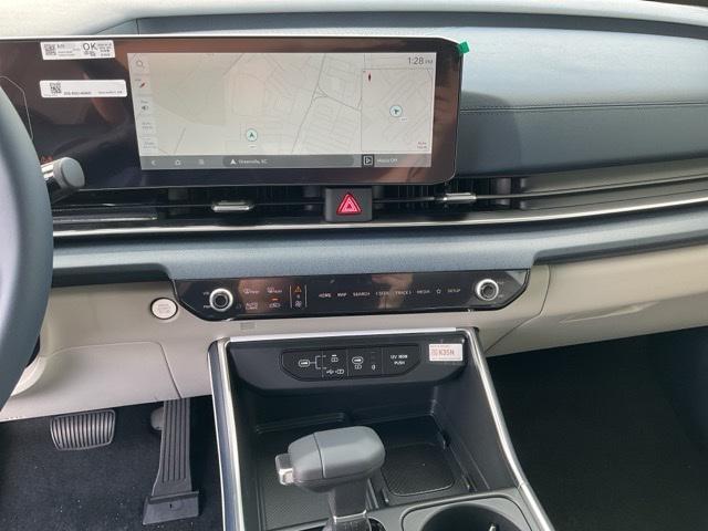 new 2026 Kia Carnival car, priced at $45,943