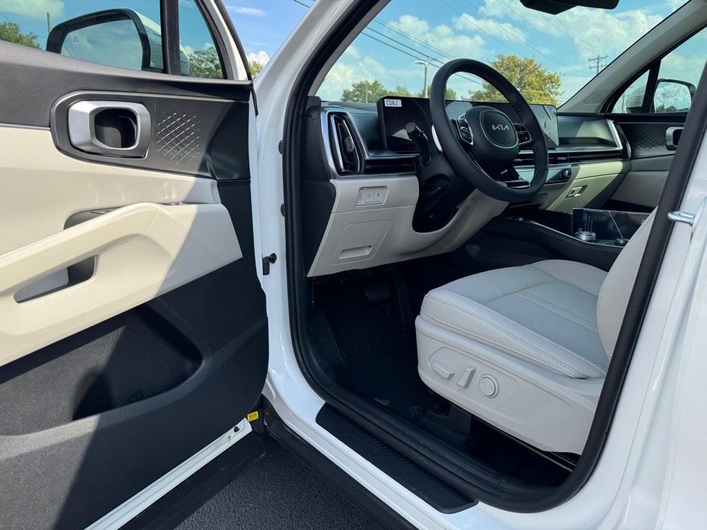 new 2025 Kia Sorento Hybrid car, priced at $40,604