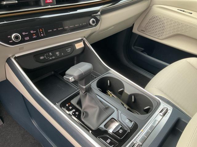 new 2025 Kia Carnival car, priced at $51,662