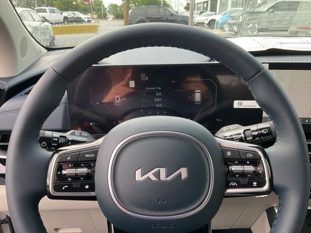 new 2025 Kia Carnival car, priced at $51,662
