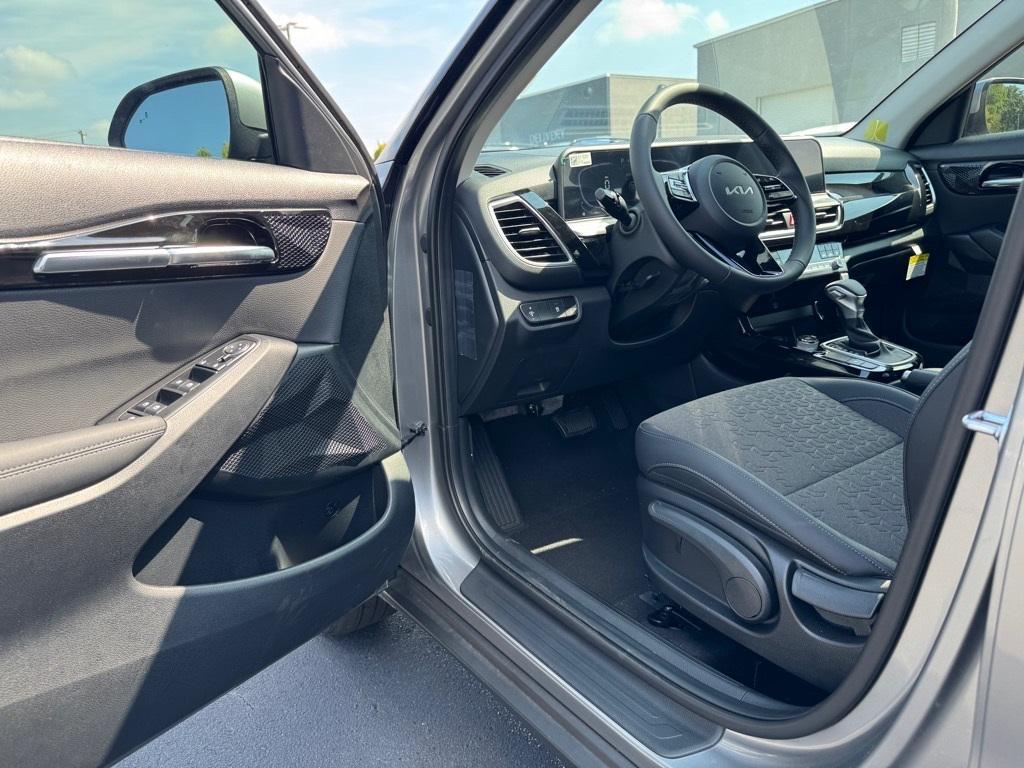 new 2026 Kia Seltos car, priced at $26,052