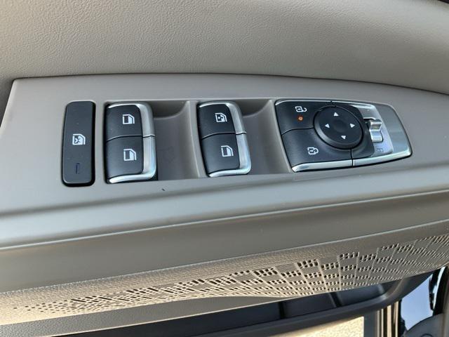 new 2025 Kia Carnival car, priced at $39,478