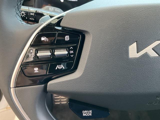 new 2025 Kia Niro car, priced at $31,326