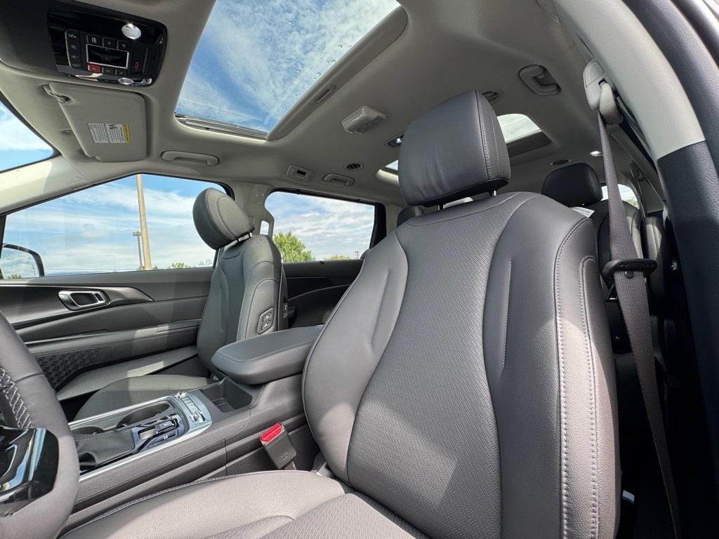 new 2026 Kia Carnival car, priced at $50,978