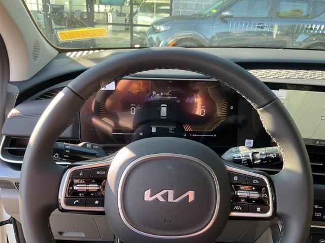 new 2025 Kia Carnival car, priced at $39,122