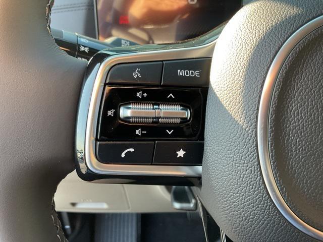 new 2025 Kia Carnival car, priced at $39,122