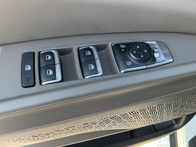 new 2025 Kia Carnival car, priced at $39,122