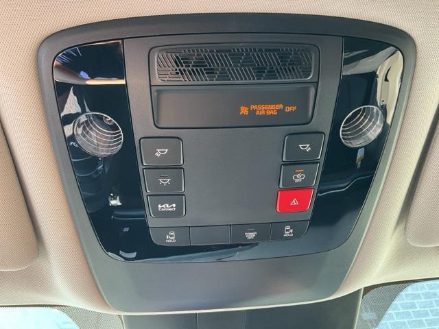 new 2025 Kia Carnival car, priced at $39,122