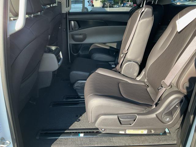 new 2025 Kia Carnival car, priced at $39,122