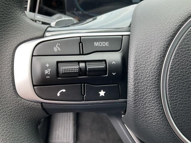 new 2025 Kia Sportage Hybrid car, priced at $30,600