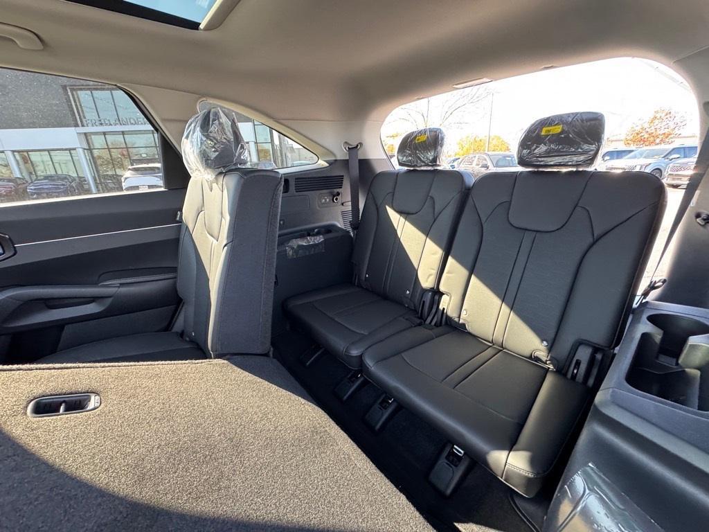 new 2026 Kia Sorento car, priced at $38,200