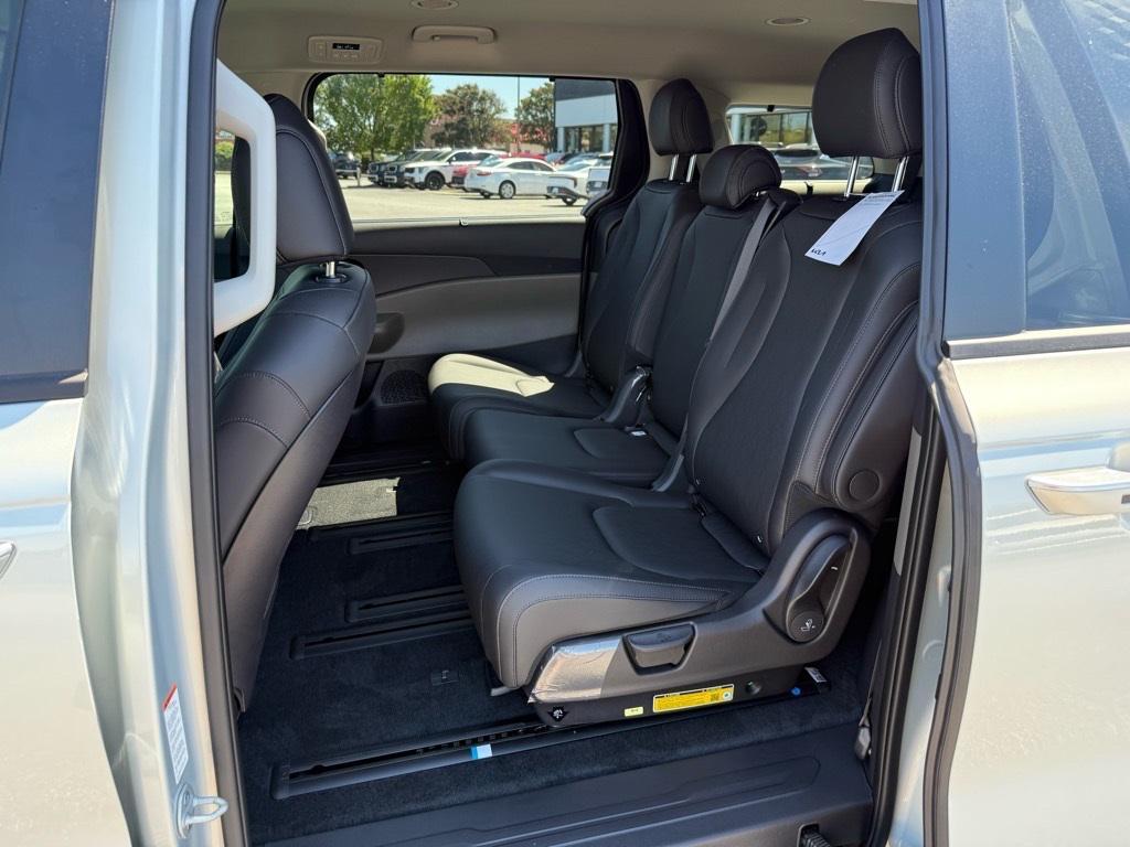 new 2026 Kia Carnival Hybrid car, priced at $43,264