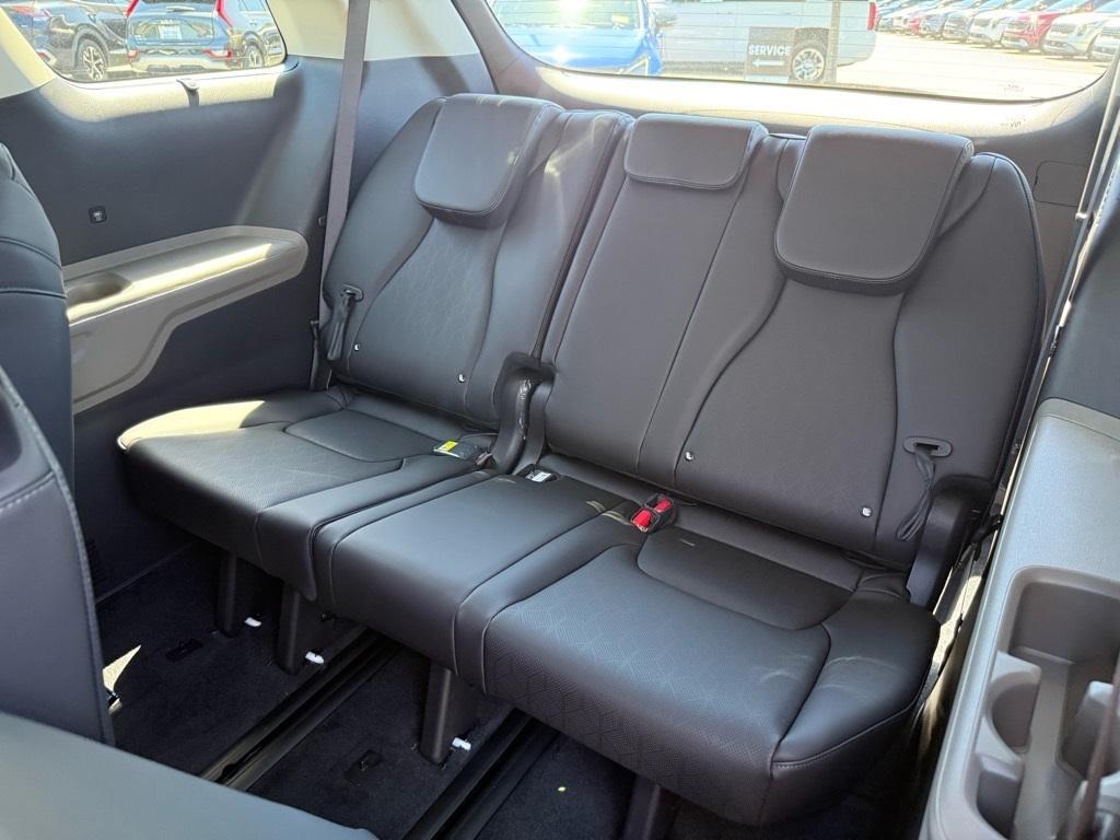 new 2026 Kia Carnival Hybrid car, priced at $43,264