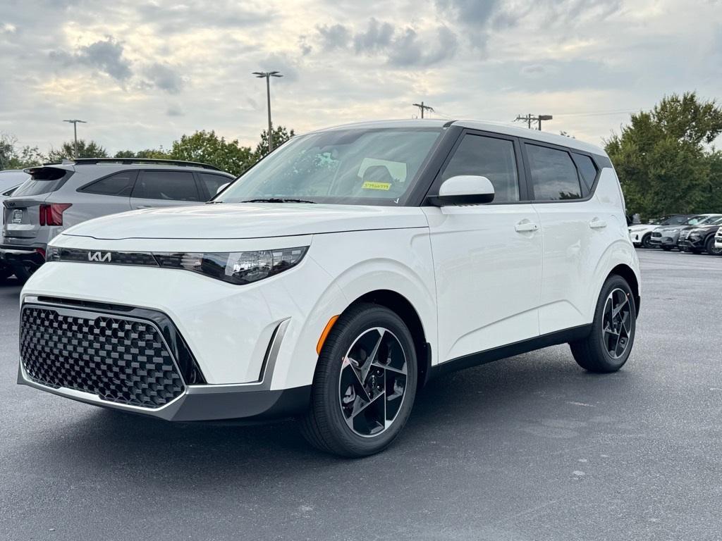new 2025 Kia Soul car, priced at $25,696