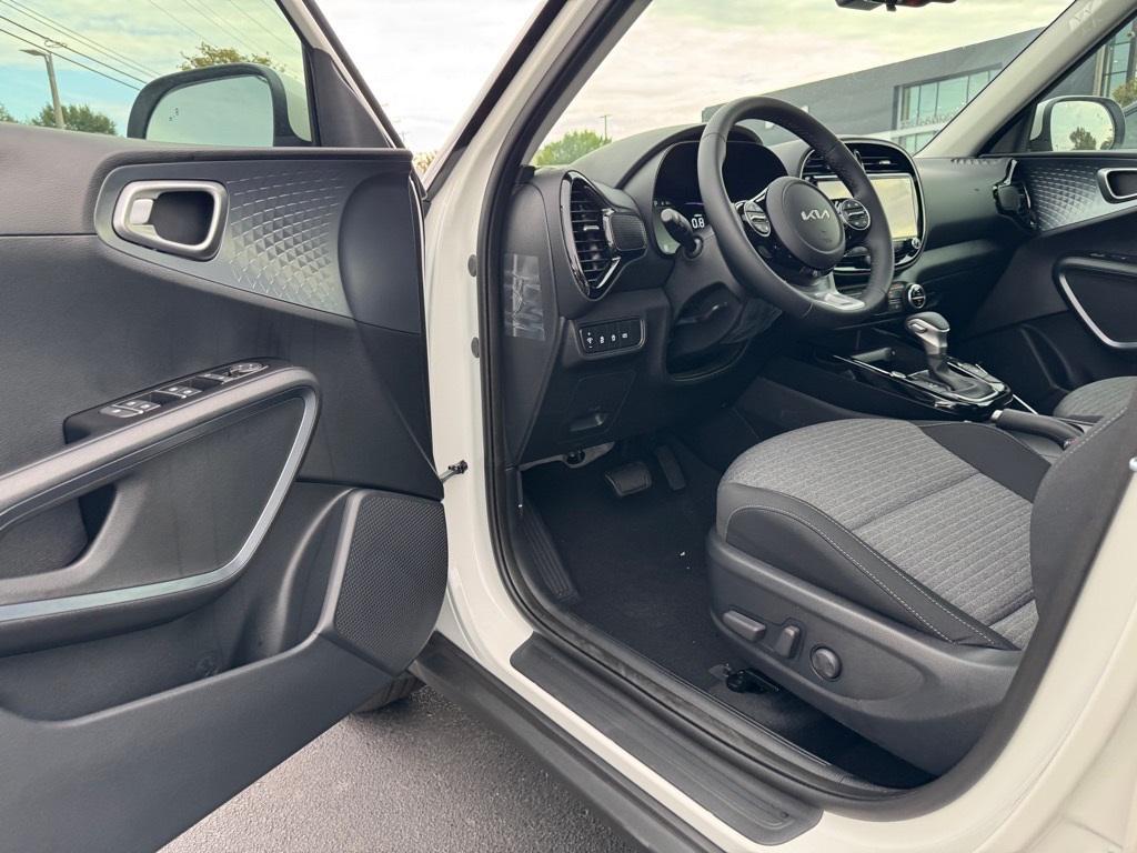 new 2025 Kia Soul car, priced at $25,696