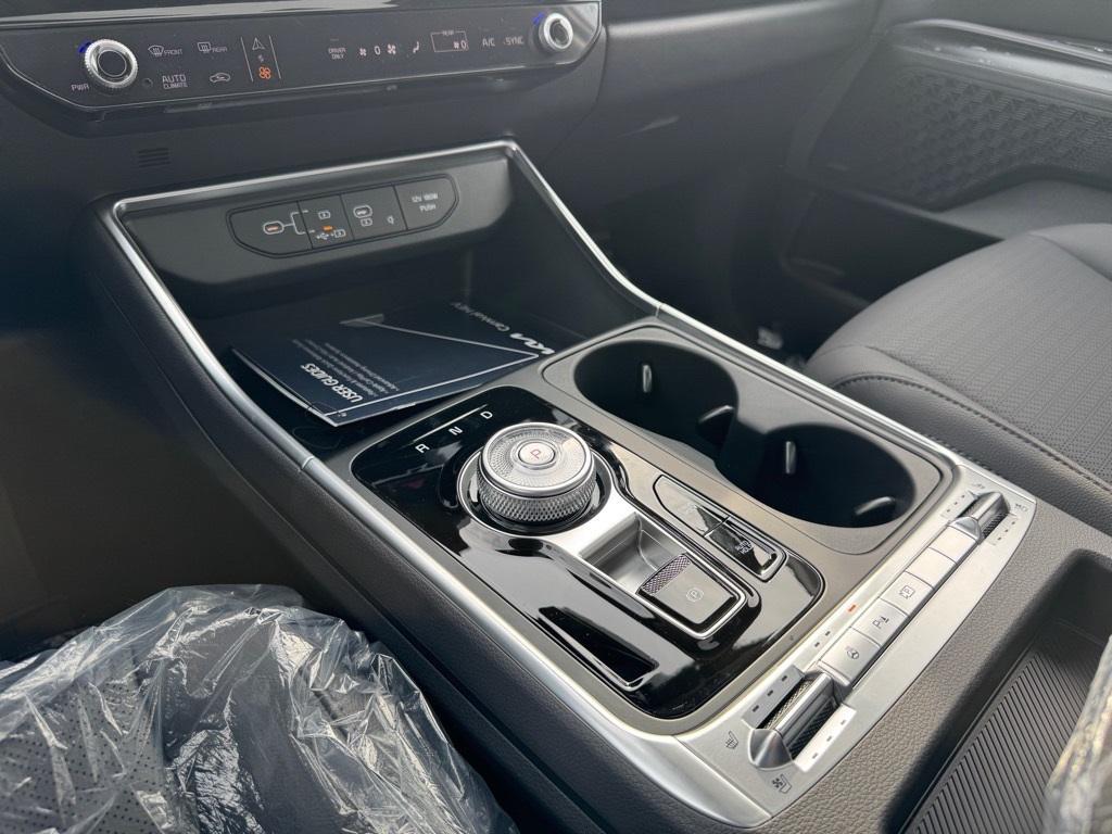 new 2026 Kia Carnival Hybrid car, priced at $57,985