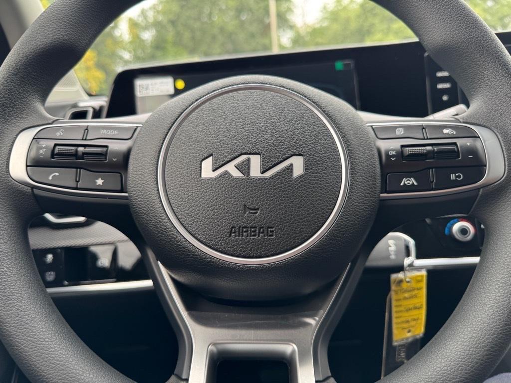 new 2025 Kia Sportage Hybrid car, priced at $30,858