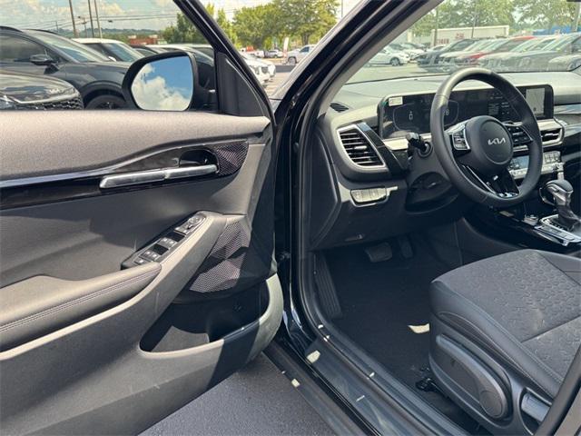 new 2025 Kia Seltos car, priced at $27,663