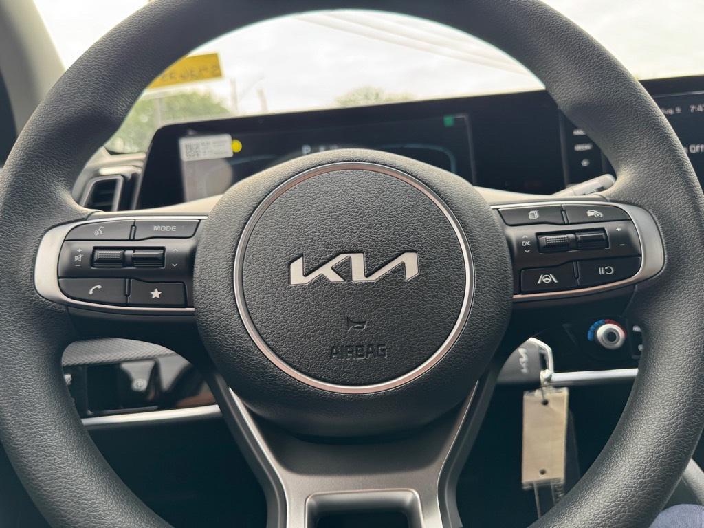 new 2025 Kia Sportage Hybrid car, priced at $30,500