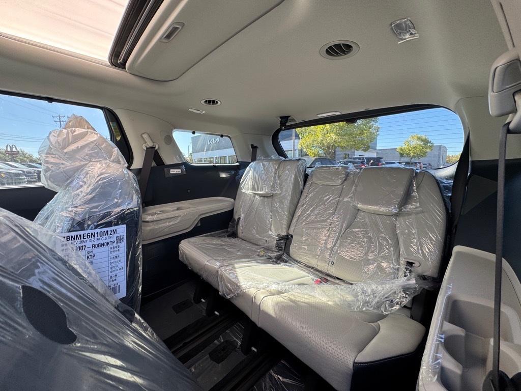 new 2026 Kia Carnival Hybrid car, priced at $52,745
