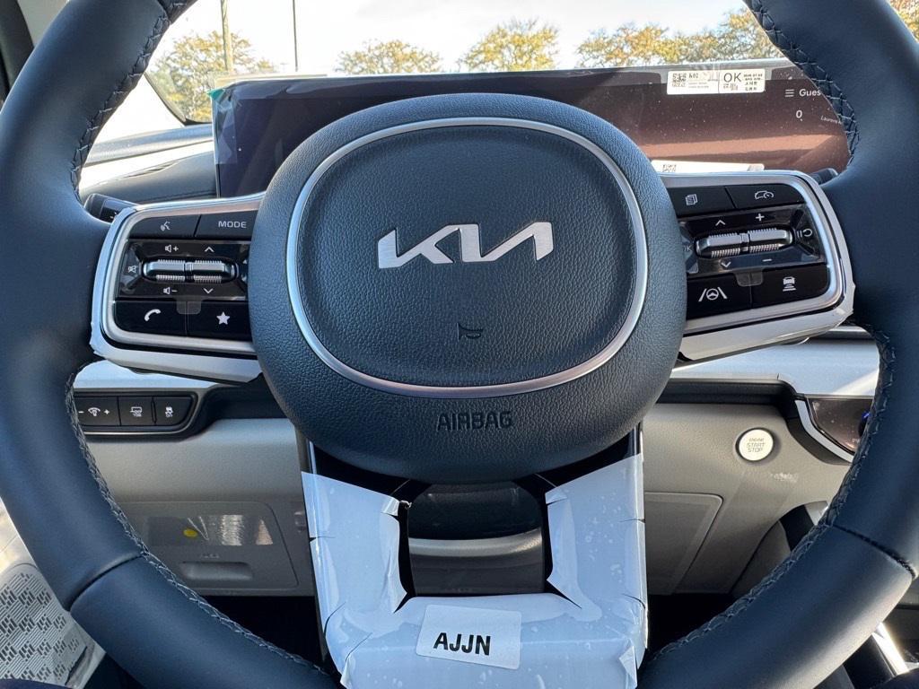 new 2026 Kia Carnival Hybrid car, priced at $52,745