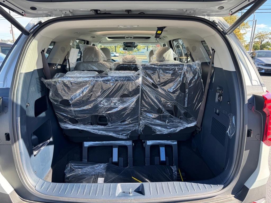 new 2026 Kia Carnival Hybrid car, priced at $52,745