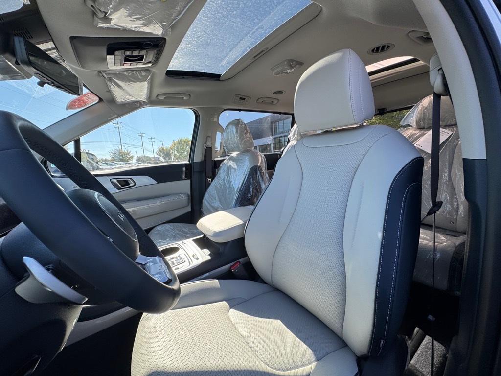 new 2026 Kia Carnival Hybrid car, priced at $52,745