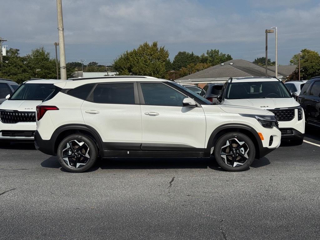 new 2026 Kia Seltos car, priced at $26,071