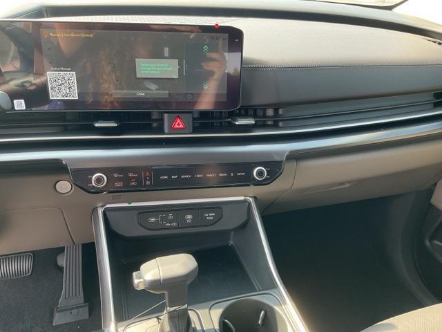 new 2025 Kia Carnival car, priced at $38,047