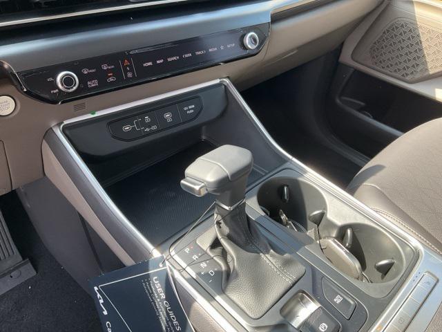 new 2025 Kia Carnival car, priced at $38,047
