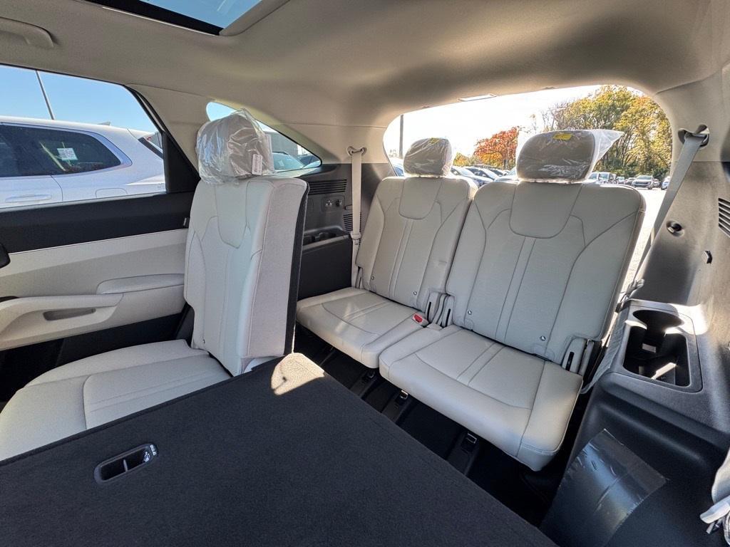 new 2026 Kia Sorento car, priced at $37,854