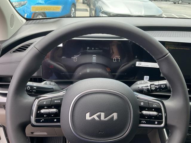 new 2025 Kia Carnival car, priced at $38,622