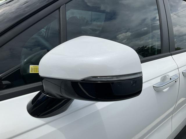new 2025 Kia Carnival car, priced at $38,622