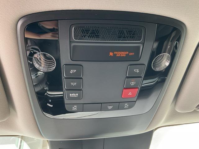 new 2025 Kia Carnival car, priced at $38,622