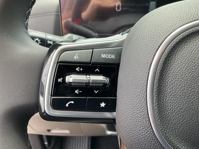 new 2025 Kia Carnival car, priced at $38,622