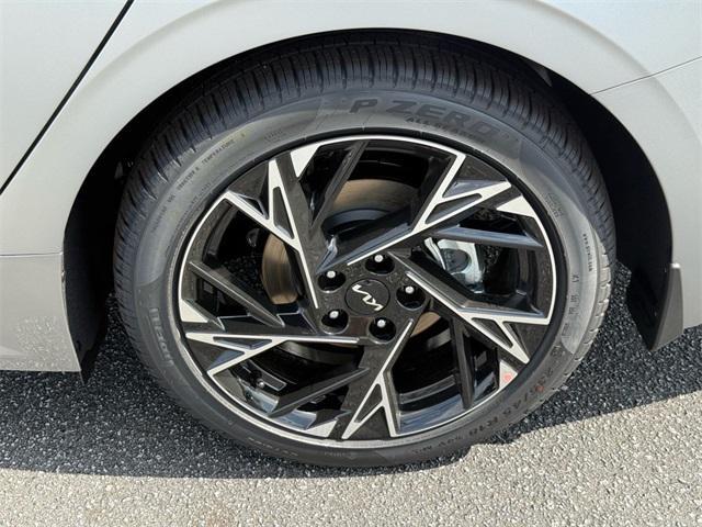 new 2026 Kia K5 car, priced at $31,053
