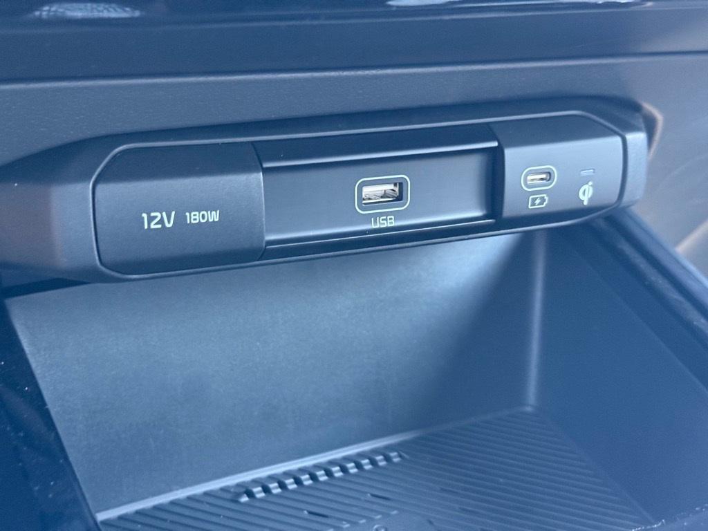 new 2025 Kia Niro car, priced at $30,570